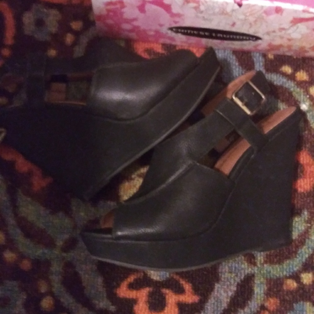 Wedges - Picture 2 of 3